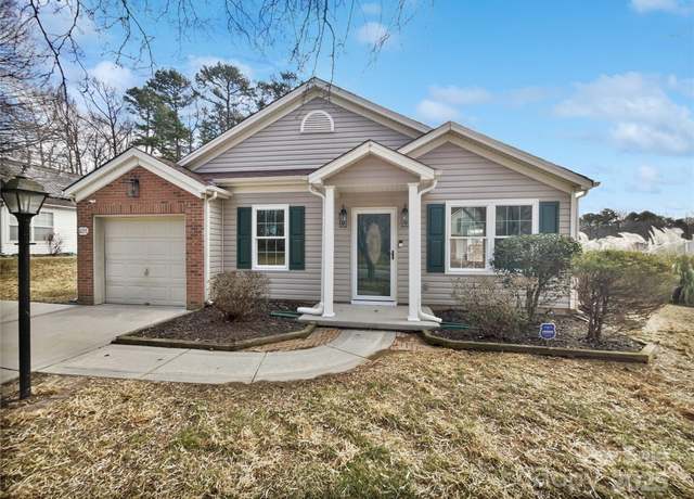 Property at 8035 Bristle Ln, Charlotte, NC 28214, 3 beds, 2 baths