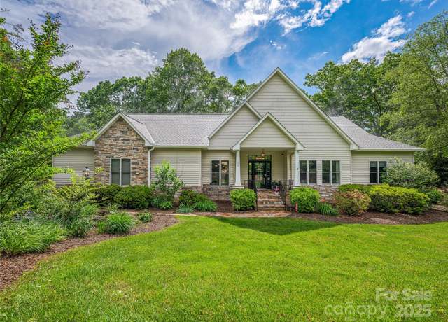 Property at 138 Bridlewood Trl, Mills River, NC 28759, 4 beds, 3.5 baths