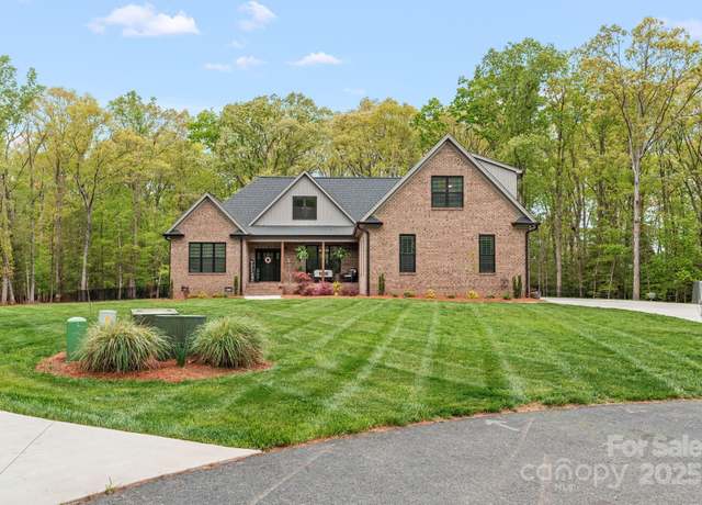 Property at 1231 Scout Rd, Lexington, NC 27292, 4 beds, 3 baths