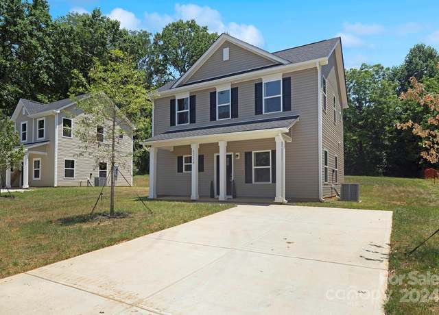 Property at 2612 Senior Dr, Charlotte, NC 28216, 3 beds, 2.5 baths
