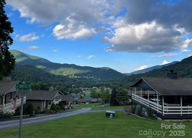 Property at 10 Onyx Ln, Maggie Valley, NC 28751, 2 beds, 3 baths