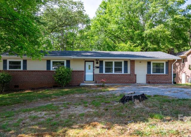 Property at 634 7th Avenue Pl SE, Hickory, NC 28602, 3 beds, 1.5 baths
