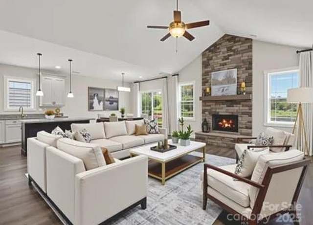 Property at 200 Leyland Cir, Hendersonville, NC 28792, 3 beds, 2.5 baths