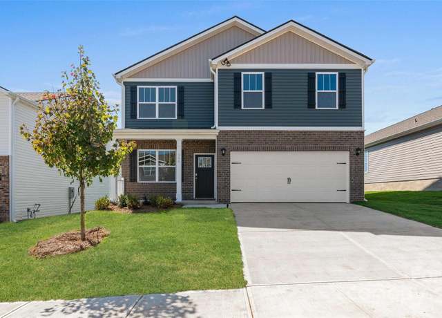 Property at 71 Woodvale Dr, Waynesville, NC 28786, 4 beds, 2.5 baths