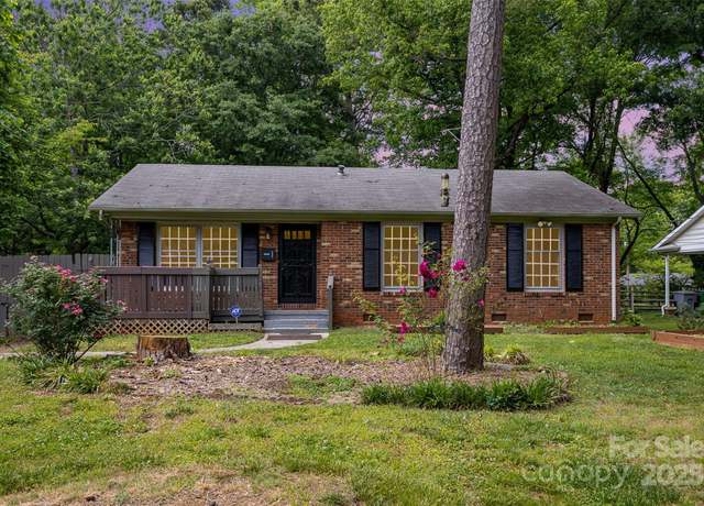 Property at 1519 Briarfield Dr, Charlotte, NC 28205, 3 beds, 1.5 baths