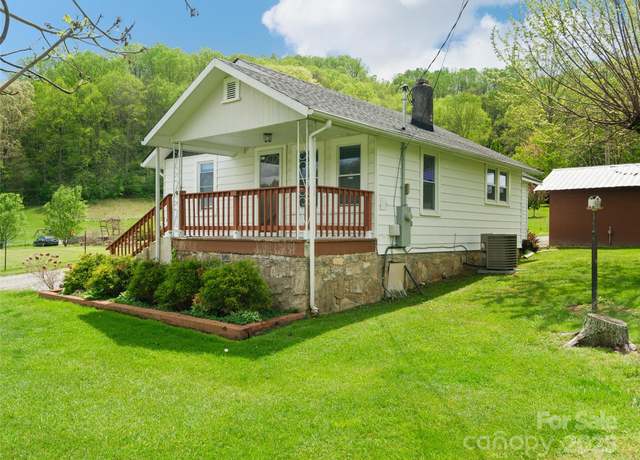 Property at 819 Mauney Cove Rd, Waynesville, NC 28786, 2 beds, 1 bath