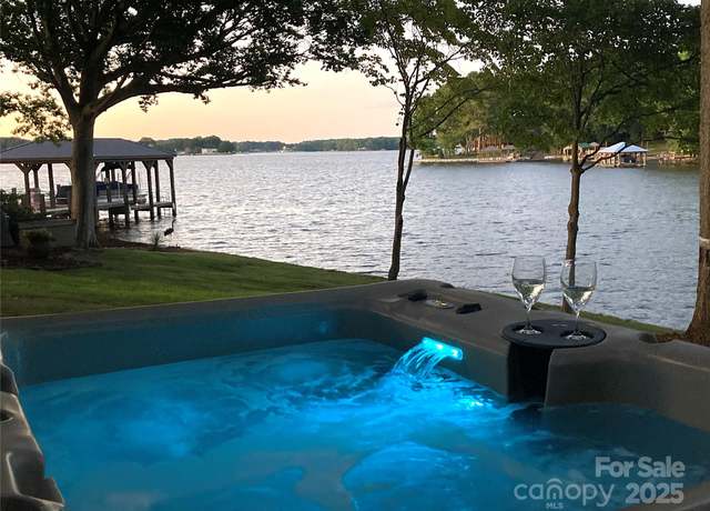 Property at 114 Caraway Ln, Mooresville, NC 28117, 3 beds, 3 baths