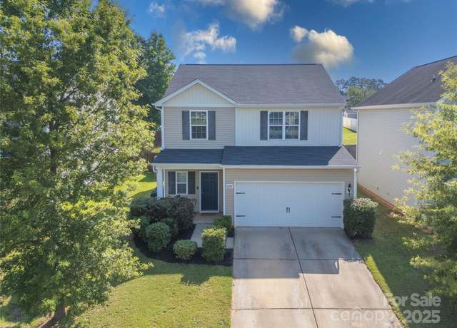 Property at 6945 Agava Ln, Charlotte, NC 28215, 3 beds, 2.5 baths