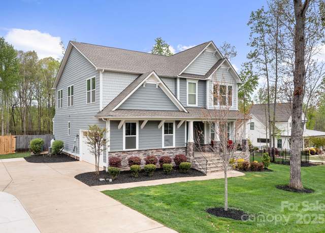 Property at 137 Brawley Woods Ln, Mooresville, NC 28115, 5 beds, 3 baths