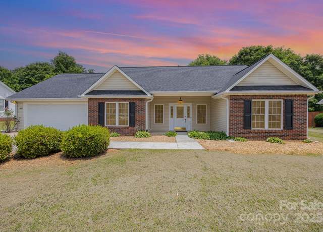 Property at 169 Charleston Ridge Dr, Mocksville, NC 27028, 3 beds, 2 baths