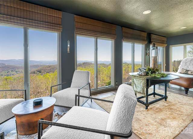 Property at 704 Fleetwood Plz, Hendersonville, NC 28739, 2 beds, 2.5 baths