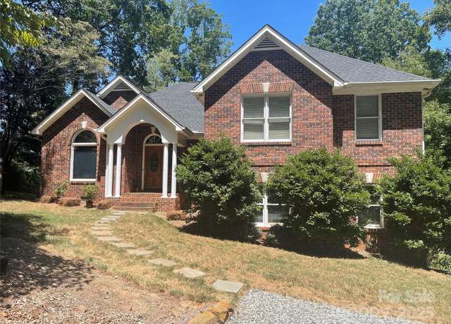 Property at 11902 Mountain Crest Cir, Charlotte, NC 28216, 4 beds, 3.5 baths