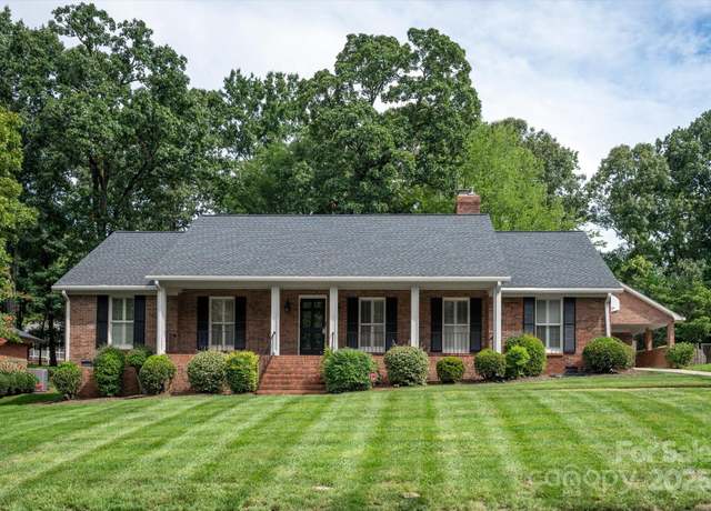 Property at 1039 Shadowbrook Ln, Charlotte, NC 28211, 3 beds, 2 baths