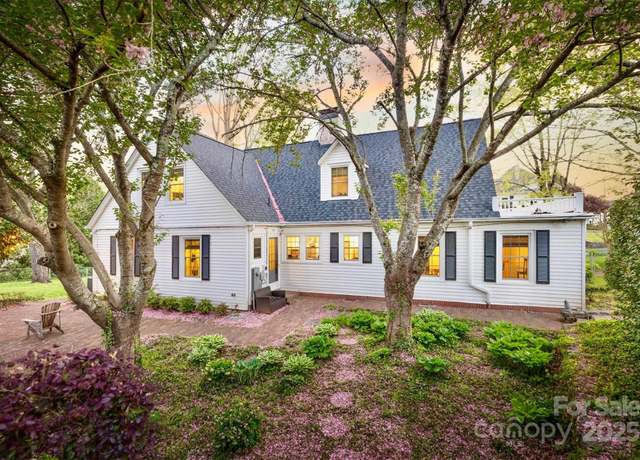 Property at 203 Norwood St SW, Lenoir, NC 28645, 4 beds, 2.5 baths