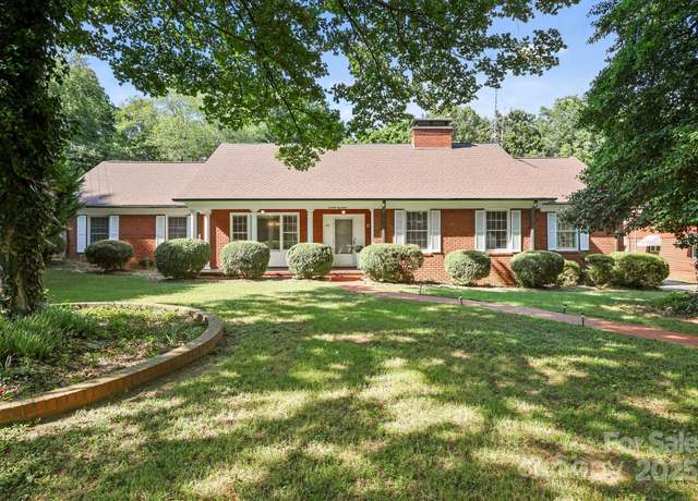 Property at 1614 Statesville Blvd, Salisbury, NC 28144, 4 beds, 2 baths