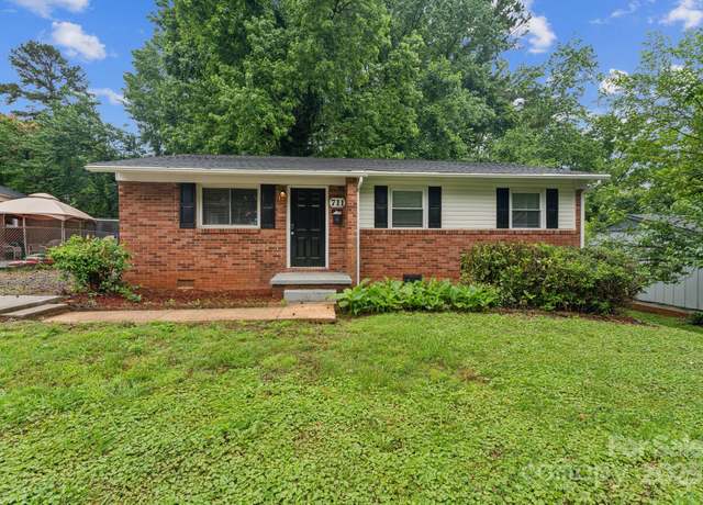 Property at 711 September Ln, Charlotte, NC 28208, 3 beds, 1 bath