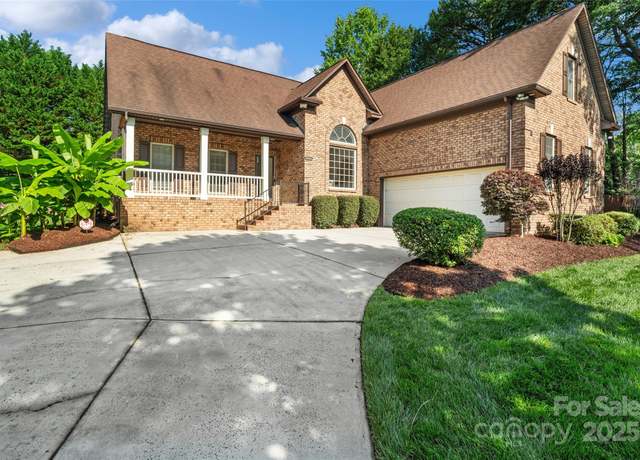 Property at 3831 Riceland Pl, Charlotte, NC 28216, 4 beds, 2 baths
