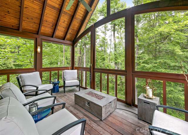 Property at 51 Robinhood Rd, Asheville, NC 28804, 5 beds, 4.5 baths