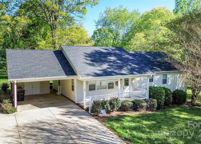 Property at 3309 E Broad St, Statesville, NC 28625, 3 beds, 2 baths