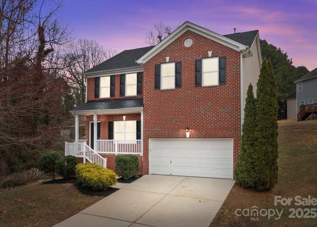 Property at 302 Flanders Dr, Mooresville, NC 28117, 4 beds, 2.5 baths