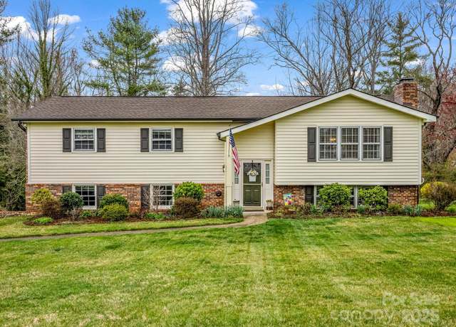 Property at 1286 Glenheath Dr, Hendersonville, NC 28791, 3 beds, 3 baths