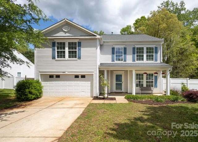 Property at 1965 Leesburg Dr, Clover, SC 29710, 4 beds, 2.5 baths