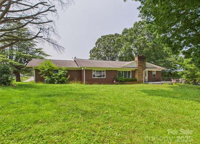 Property at 61 23rd St NW, Hickory, NC 28601, 3 beds, 1 bath