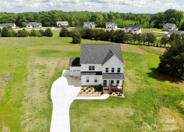 Property at 623 Plowshare Way, Clover, SC 29710, 5 beds, 4.5 baths
