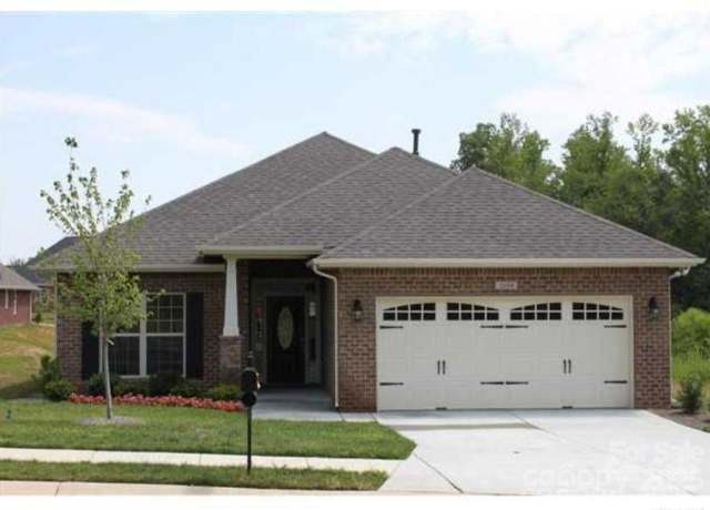 Property at 2608 Glyncastle Way, Gastonia, NC 28056, 4 beds, 2 baths