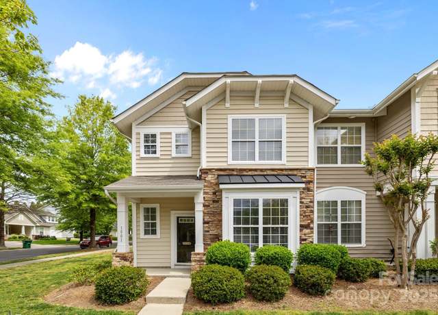 Property at 1001 Woodglen Ln, Matthews, NC 28104, 3 beds, 2.5 baths