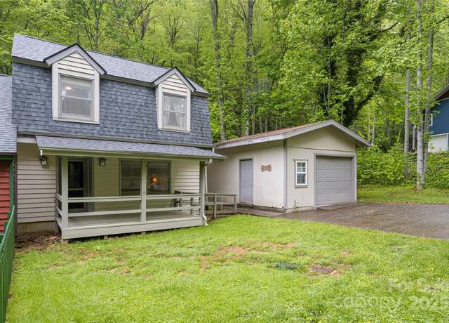Property at 5 Creekside Dr, Maggie Valley, NC 28751, 3 beds, 2 baths
