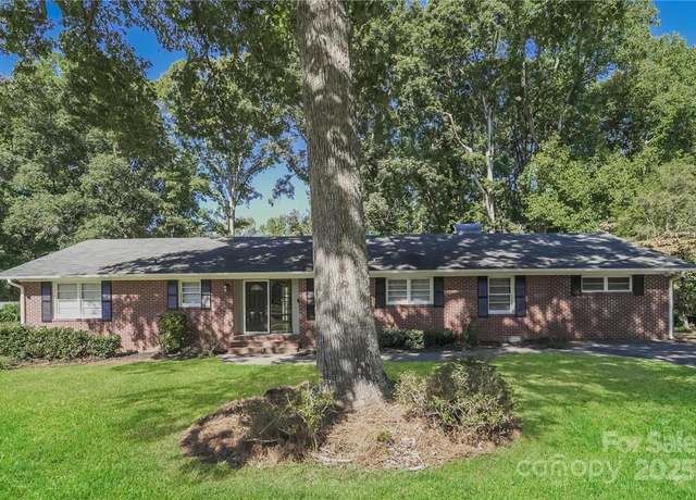 Property at 401 Pine St, Fort Mill, SC 29715, 4 beds, 3 baths