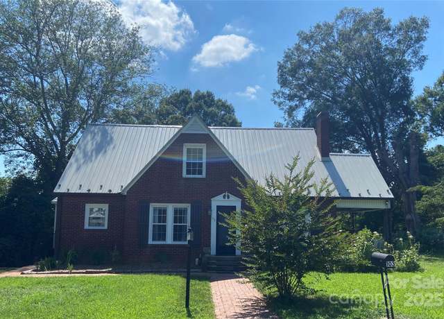 Property at 103 7th St NW, Taylorsville, NC 28681, 4 beds, 2.5 baths