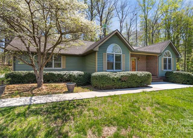 Property at 151 Canaan Dr, Candler, NC 28715, 3 beds, 2 baths