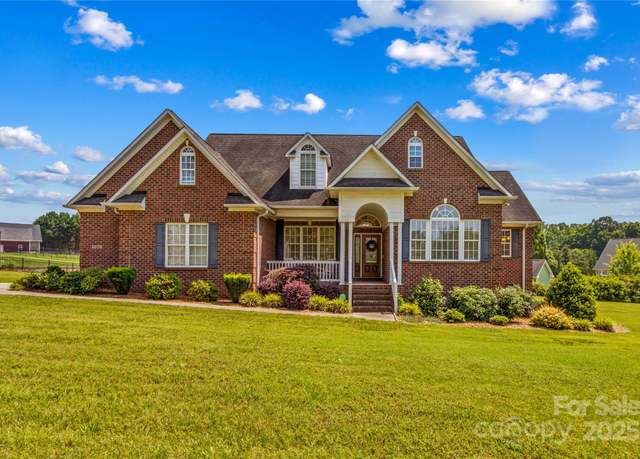 Property at 1070 Blueberry Rd, Salisbury, NC 28147, 4 beds, 3 baths