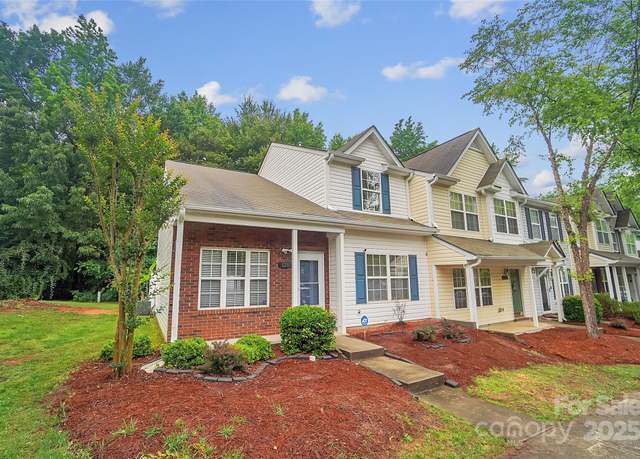 Property at 5237 Ficus Tree Ln, Charlotte, NC 28215, 3 beds, 2.5 baths