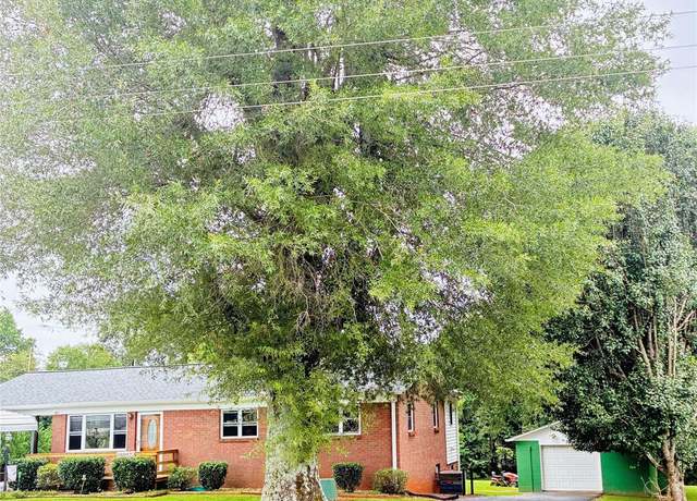 Property at 127 Walnut Tree Rd, Statesville, NC 28625, 3 beds, 2 baths