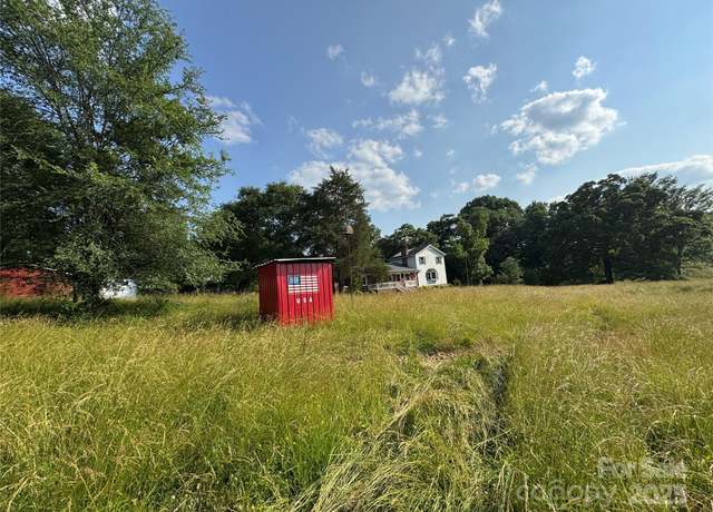 Property at 1238 Carl Allen Rd, Edgemoor, SC 29712, 5 beds, 3 baths