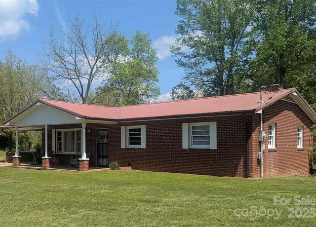 Property at 2645 Green Acres St, Lenoir, NC 28645, 3 beds, 1 bath