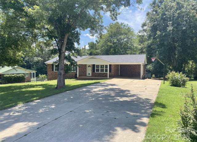 Property at 148 Pratt Ln, Statesville, NC 28625, 3 beds, 2.5 baths