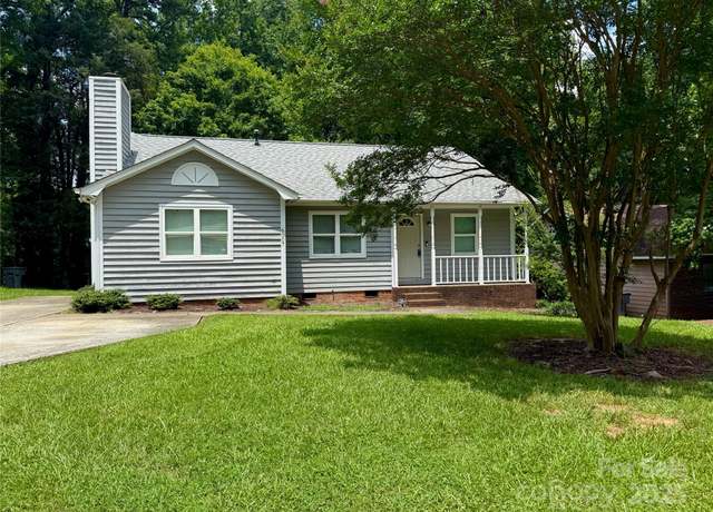 Property at 6007 Crosswood Ct, Charlotte, NC 28215, 3 beds, 2 baths
