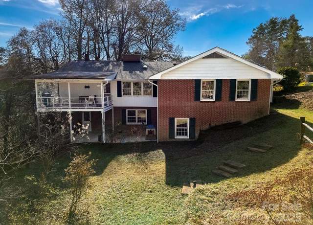 Property at 391 Hawthorne Dr, Brevard, NC 28712, 5 beds, 3 baths