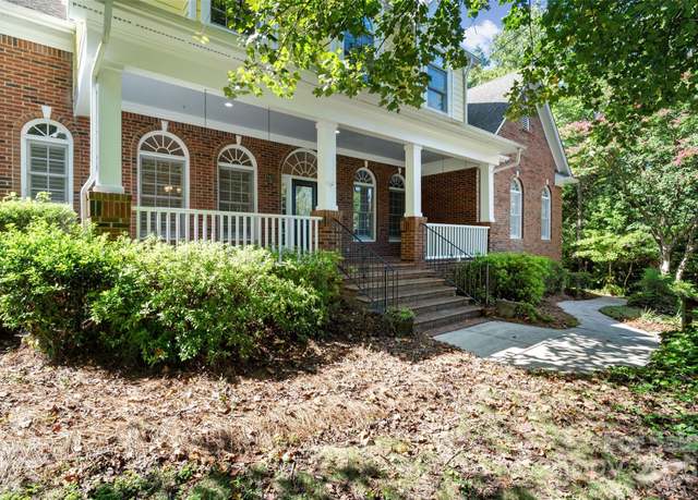 Property at 9429 Briarwick Ln, Charlotte, NC 28277, 6 beds, 3.5 baths