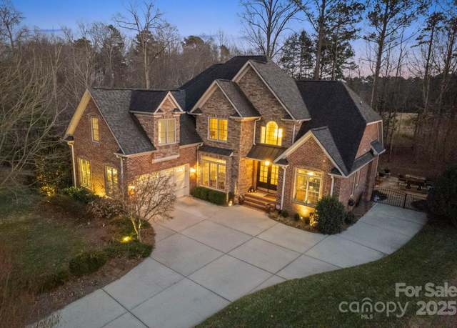 Property at 2012 Tomshire Dr, Gastonia, NC 28056, 6 beds, 4.5 baths