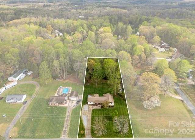 Property at 1335 Blacksnake Rd, Stanley, NC 28164, 3 beds, 4 baths