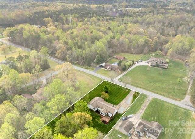 Property at 1335 Blacksnake Rd, Stanley, NC 28164, 3 beds, 4 baths