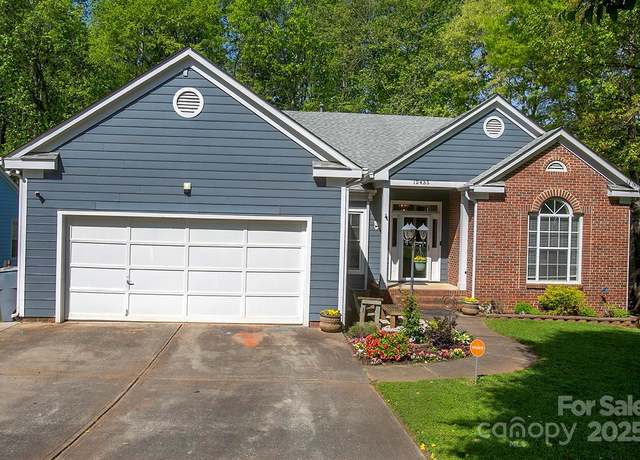 Property at 12435 Mallard Dr, Charlotte, NC 28269, 3 beds, 2 baths