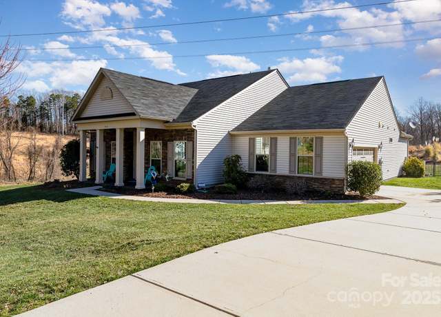 Property at 7034 Pin Oaks Dr, Denver, NC 28037, 3 beds, 2 baths