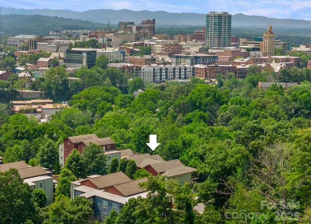 Property at 200 N Skyloft Dr #3, Asheville, NC 28801, 3 beds, 2.5 baths