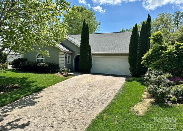 Property at 32 Stonebridge Dr, Asheville, NC 28805, 3 beds, 2 baths